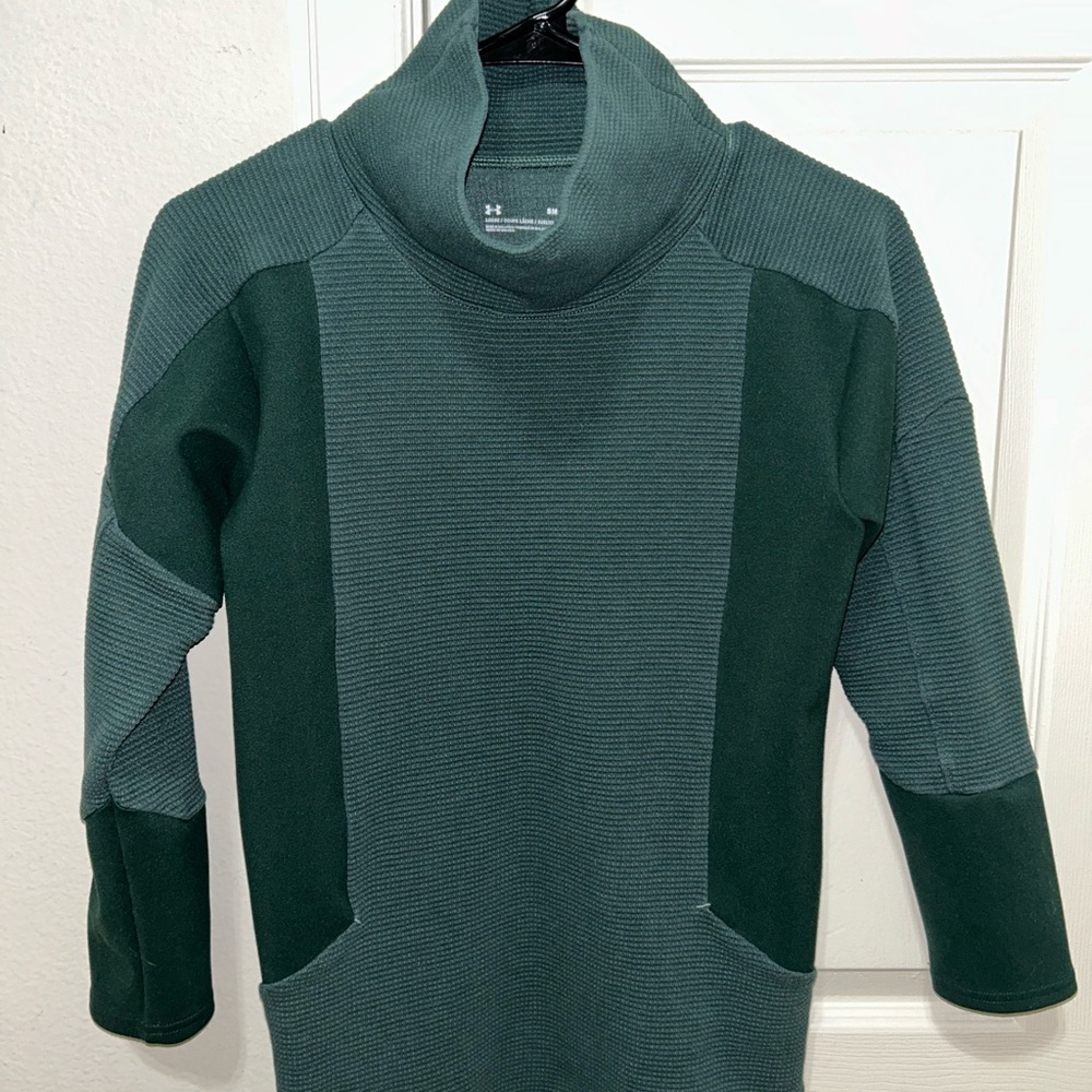 Under Armour women’s Forest Green Turtleneck sweatshirt